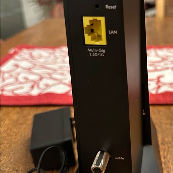 NETGEAR Nighthawk CM2000 Modem - Picture 5 of 7